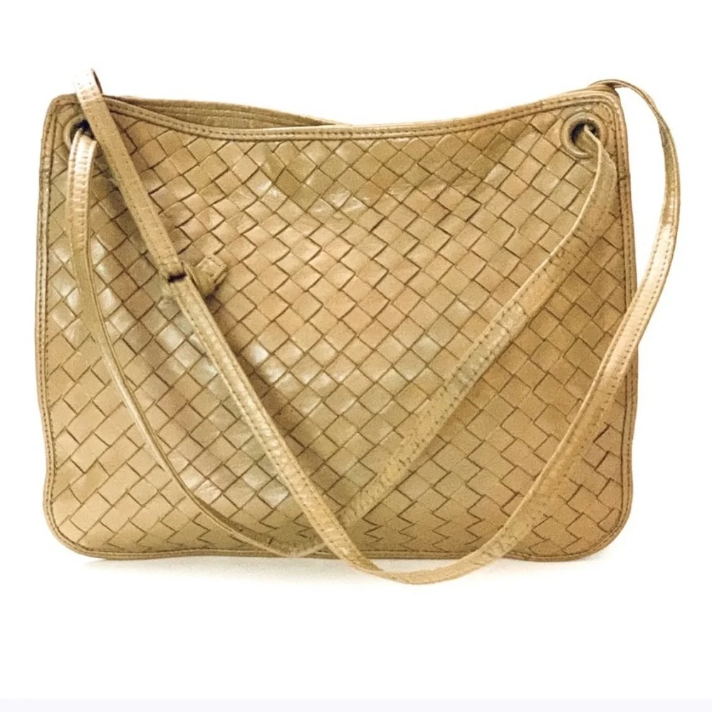 BOTTEGA VENETA Authentic Vintage Leather Intrecciato Weave Bag, Acorn Color